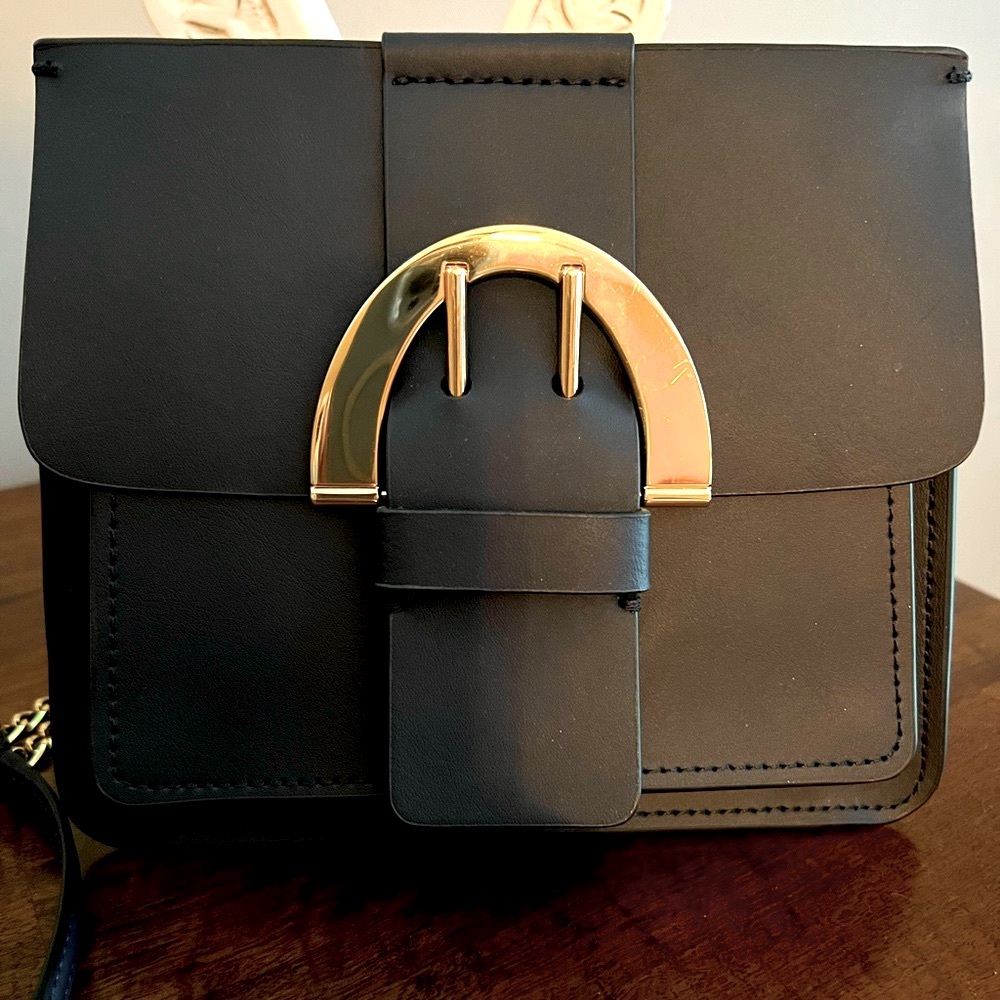 Zac Posen blue leather Crossbody purse. 7 x 7 x 2. Unique!